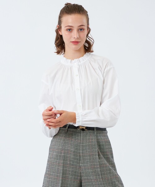 MACKINTOSH PHILOSOPHY(マッキントッシュ フィロソフィー)の「フリルカラーコットンブラウス(シャツ/ブラウス・レディース・オフホワイト/ライトブルー/ダークネイビー・34/36/38)」の1枚目の写真