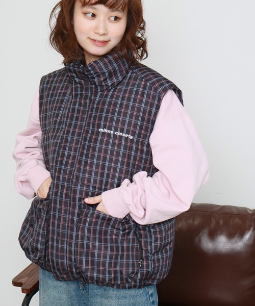 mihns closet（ミンズクローゼット）の「【mihns closet/ミンズクローゼット】 スタンドカラー パデッド ストレッチ ユーティリティポケット ベスト（ダウンベスト・メンズ・ブラック/ブラック系その他2/オフホワイト/セージグリーン/ブラック系その他/ネイビー/クリアブラック/ベージュ・S/M/L/LL）」の5枚目の写真