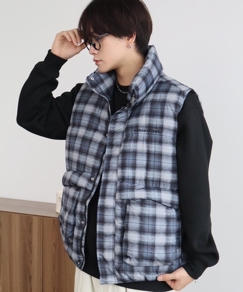 mihns closet（ミンズクローゼット）の「【mihns closet/ミンズクローゼット】 スタンドカラー パデッド ストレッチ ユーティリティポケット ベスト（ダウンベスト・メンズ・ブラック/ブラック系その他2/オフホワイト/セージグリーン/ブラック系その他/ネイビー/クリアブラック/ベージュ/ブルー系その他/ブルー系その他2/ブラック系・S/M/L/LL）」の10枚目の写真