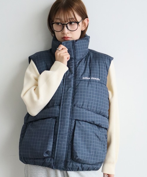 mihns closet（ミンズクローゼット）の「【mihns closet/ミンズクローゼット】 スタンドカラー パデッド ストレッチ ユーティリティポケット ベスト（ダウンベスト・メンズ・ブラック/ブラック系その他2/オフホワイト/セージグリーン/ブラック系その他/ネイビー/クリアブラック/ベージュ/ブルー系その他/ブルー系その他2/ブラック系・S/M/L/LL）」の11枚目の写真