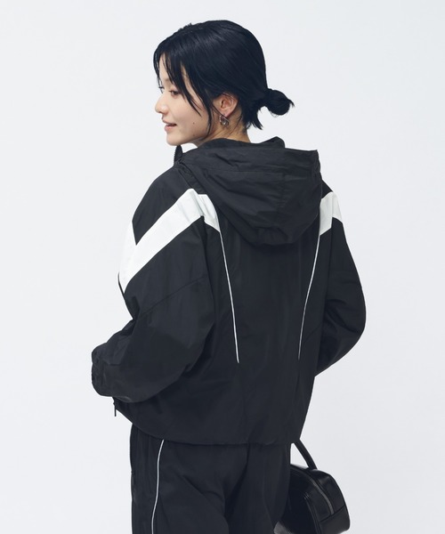 adidas(アディダス)の「アディダス adidas STSV ウーブンジャケット(ナイロンジャケット・レディース・トップグレー/ブラック/ネイビー・S/M/L/XL)」の6枚目の写真