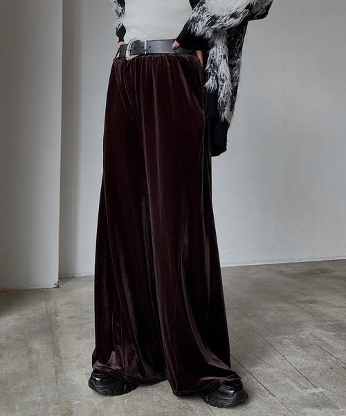 PAGEBOY(ページボーイ)の「サイドタックルーズベロアパンツ/イージーパンツ【4color・2size】(その他パンツ・レディース・ブラック/ブラウン/レッド/ベージュ・SMALL/MEDIUM)」の3枚目の写真