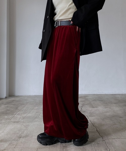 PAGEBOY(ページボーイ)の「サイドタックルーズベロアパンツ/イージーパンツ【4color・2size】(その他パンツ・レディース・ブラック/ブラウン/レッド/ベージュ・SMALL/MEDIUM)」の4枚目の写真