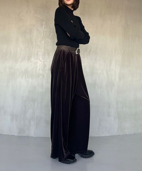 PAGEBOY(ページボーイ)の「サイドタックルーズベロアパンツ/イージーパンツ【4color・2size】(その他パンツ・レディース・ブラック/ブラウン/レッド/ベージュ・SMALL/MEDIUM)」の12枚目の写真