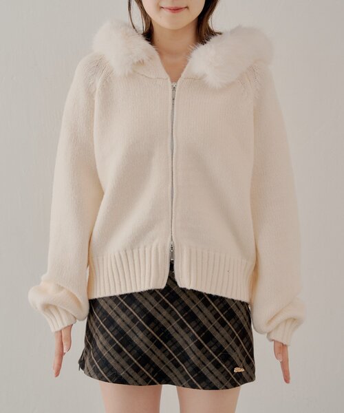 Chico（チコ）の「【SALON by Chico】フードファーWジップニット