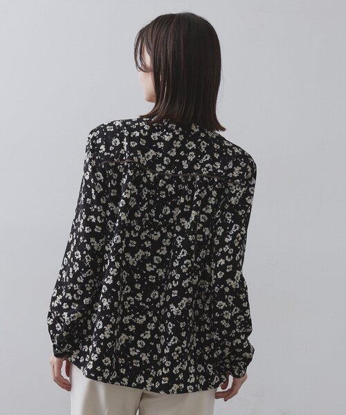 OPAQUE.CLIP(オペークドットクリップ)の「フラワープリントブラウス【洗濯機OK】(シャツ/ブラウス・レディース・ホワイト系3/ブラック系・38/40/42)」の13枚目の写真