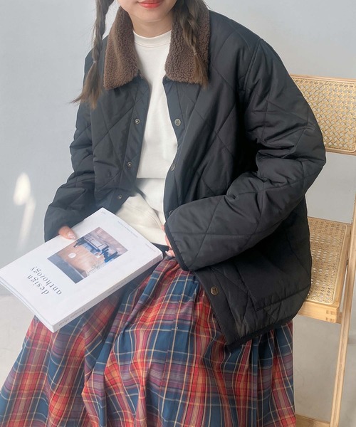 AS KNOW AS plus（アズノゥアズプラス）の「♪衿取り外し可能 2WAYキルティングジャケット（ブルゾン・レディース・ブラック/カーキ/アイボリー・FREE）」の2枚目の写真