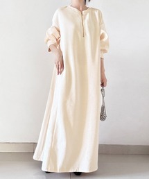 クルーネックナチュラルロングワンピース