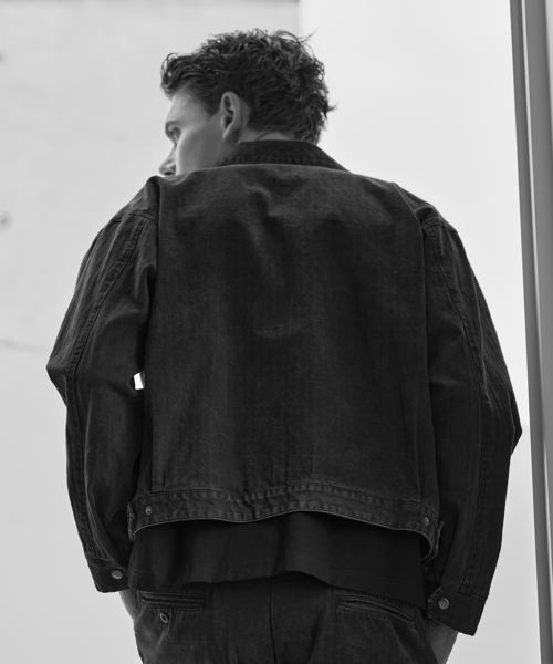 WISM(ウィズム)の「NAMELESSNESS / ネームレスネス HERRINGBONE ZIP BLOUSON(ブルゾン・メンズ・ブラック・3/2)」の11枚目の写真
