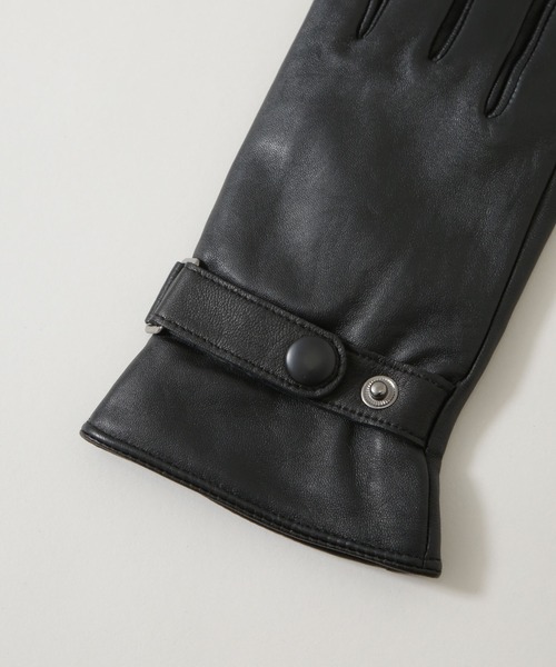 NANO universe(ナノユニバース)の「タッチパネル対応 ベルト付きラムレザーグローブ(手袋・メンズ・ブラック・FREE)」の4枚目の写真