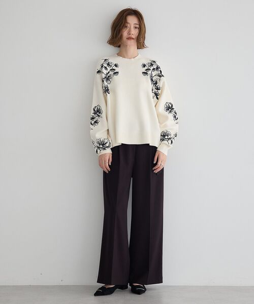 YECCA VECCA(イェッカヴェッカ)の「フラワー刺繍ニット(ニット/セーター・レディース・オフホワイト/チャコールグレー・FREE)」の15枚目の写真