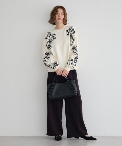 YECCA VECCA(イェッカヴェッカ)の「フラワー刺繍ニット(ニット/セーター・レディース・オフホワイト/チャコールグレー・FREE)」の16枚目の写真