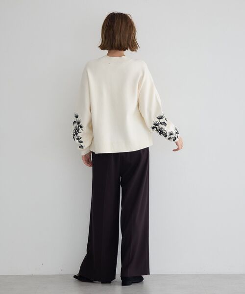 YECCA VECCA(イェッカヴェッカ)の「フラワー刺繍ニット(ニット/セーター・レディース・オフホワイト/チャコールグレー・FREE)」の22枚目の写真