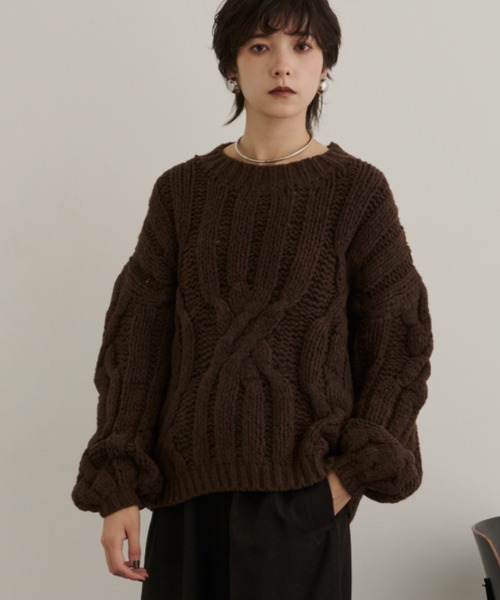 DFFUR.（ディフル）の「バルキーケーブルニットプルオーバー（ニット/セーター・レディース・ブラウン/アイボリー・FREE）」の2枚目の写真