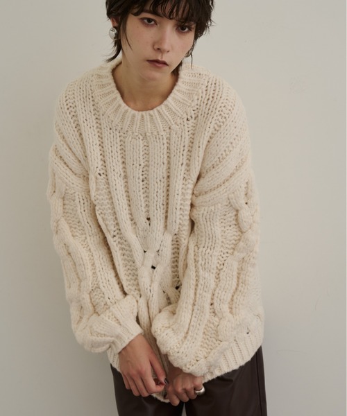 DFFUR.（ディフル）の「バルキーケーブルニットプルオーバー（ニット/セーター・レディース・ブラウン/アイボリー・FREE）」の17枚目の写真