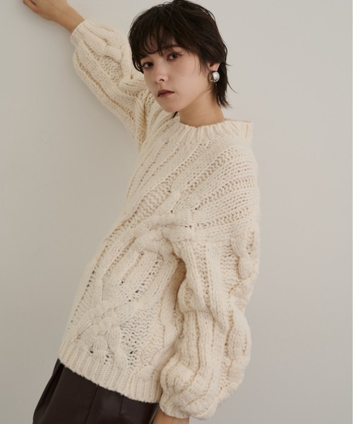 DFFUR.（ディフル）の「バルキーケーブルニットプルオーバー（ニット/セーター・レディース・ブラウン/アイボリー・FREE）」の20枚目の写真