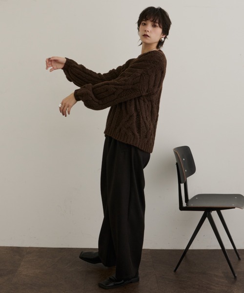 DFFUR.（ディフル）の「バルキーケーブルニットプルオーバー（ニット/セーター・レディース・ブラウン/アイボリー・FREE）」の14枚目の写真