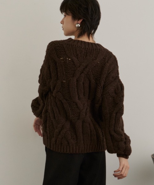 DFFUR.（ディフル）の「バルキーケーブルニットプルオーバー（ニット/セーター・レディース・ブラウン/アイボリー・FREE）」の9枚目の写真
