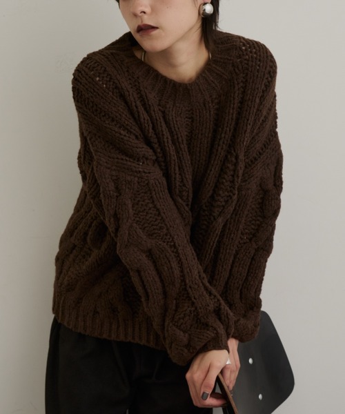 DFFUR.（ディフル）の「バルキーケーブルニットプルオーバー（ニット/セーター・レディース・ブラウン/アイボリー・FREE）」の7枚目の写真