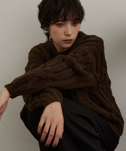 DFFUR.（ディフル）の「バルキーケーブルニットプルオーバー（ニット/セーター・レディース・ブラウン/アイボリー・FREE）」の11枚目の写真