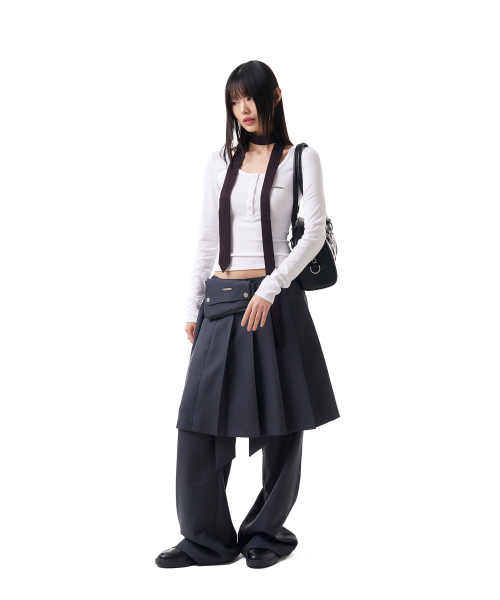 IUGAMAKARAS(イウガマカラス)の「Button Fitted Top (White)(Tシャツ/カットソー・レディース・その他・FREE)」の7枚目の写真