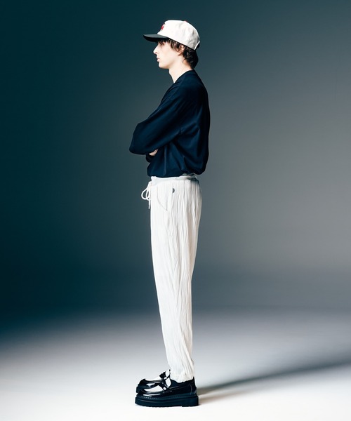 glamb(グラム)の「Blow Layered Cutsew / ブロウレイヤードカットソー(Tシャツ/カットソー・メンズ・ホワイト/ブラック/カーキ・S/M/L)」の9枚目の写真