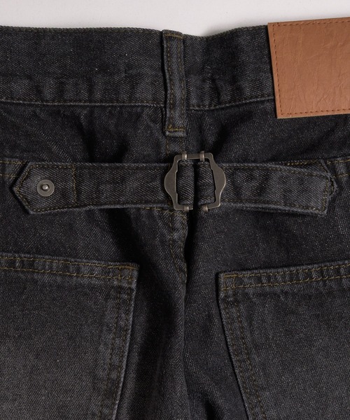 MUHET（ミュエータ）の「cinch-back flare denim pants / シンチバックフレアデニムパンツ（デニムパンツ・レディース・インディゴブルー/ブラック・MEDIUM/SMALL/LARGE）」の4枚目の写真