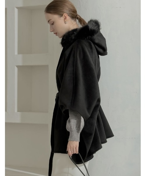 MEISM（ミズム）の「[2025-26 WINTER COLLECTION][MEISM by Re:EDIT]リバーフーディーポンチョコート（ポンチョ・レディース・ブラック/グレー/ホワイト・MEDIUM/LARGE）」の6枚目の写真