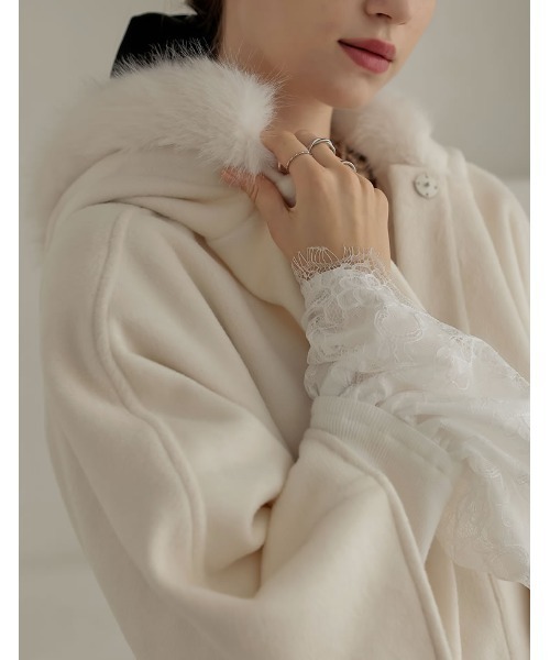 MEISM（ミズム）の「[2025-26 WINTER COLLECTION][MEISM by Re:EDIT]リバーフーディーポンチョコート（ポンチョ・レディース・ブラック/グレー/ホワイト・MEDIUM/LARGE）」の12枚目の写真