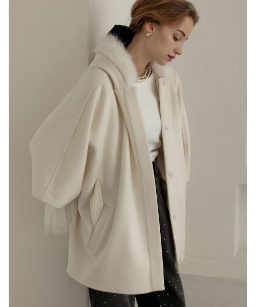 MEISM（ミズム）の「[2025-26 WINTER COLLECTION][MEISM by Re:EDIT]リバーフーディーポンチョコート（ポンチョ・レディース・ブラック/グレー/ホワイト・MEDIUM/LARGE）」の13枚目の写真