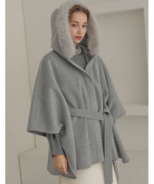 MEISM（ミズム）の「[2025-26 WINTER COLLECTION][MEISM by Re:EDIT]リバーフーディーポンチョコート（ポンチョ・レディース・ブラック/グレー/ホワイト・MEDIUM/LARGE）」の19枚目の写真