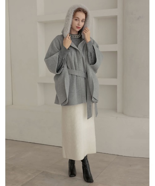 MEISM（ミズム）の「[2025-26 WINTER COLLECTION][MEISM by Re:EDIT]リバーフーディーポンチョコート（ポンチョ・レディース・ブラック/グレー/ホワイト・MEDIUM/LARGE）」の20枚目の写真