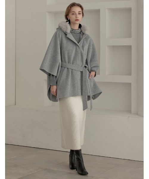 MEISM（ミズム）の「[2025-26 WINTER COLLECTION][MEISM by Re:EDIT]リバーフーディーポンチョコート（ポンチョ・レディース・ブラック/グレー/ホワイト・MEDIUM/LARGE）」の14枚目の写真