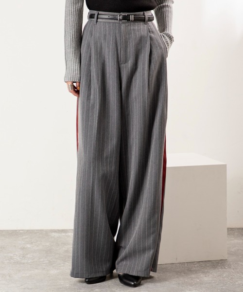 MILLION CARATS(ミリオンカラッツ)の「【スタイルアップと体型カバーを両立】きちんと感がありながら、後ろゴム仕様でストレスフリー!洗練された印象を放つサイドライン入りきれいめパンツ(その他パンツ・レディース・グレー/チャコールグレー・FREE)」の3枚目の写真