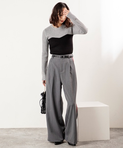 MILLION CARATS(ミリオンカラッツ)の「【スタイルアップと体型カバーを両立】きちんと感がありながら、後ろゴム仕様でストレスフリー!洗練された印象を放つサイドライン入りきれいめパンツ(その他パンツ・レディース・グレー/チャコールグレー・FREE)」の7枚目の写真