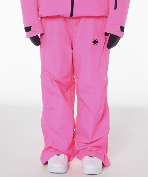 DOLL OUTERWEAR（ドラ アウターウェア）の「2425 アルテ ボードウェアパンツ コバルトピンク 男女共用（その他パンツ・レディース・その他・X-LARGE/X-SMALL/SMALL/MEDIUM/LARGE）」の2枚目の写真