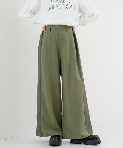 refinedworks(リファインドワークス)の「【refinedworks】ライン で魅せる 2トーンデザインパンツ(その他パンツ・レディース・ベージュ/カーキ・FREE)」の2枚目の写真