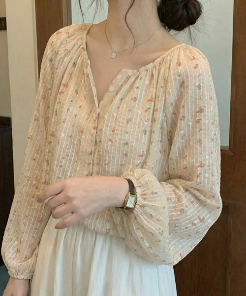 cammie（キャミー）の「小花柄ブラウス（シャツ/ブラウス・レディース・アイボリー・M/L）」の4枚目の写真