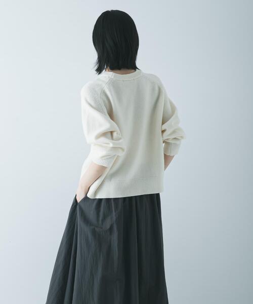 URBAN RESEARCH（アーバンリサーチ）の「ウォッシャブルウールカシミヤニット（ニット/セーター・レディース・オフホワイト/ブルー/レッド・FREE）」の17枚目の写真