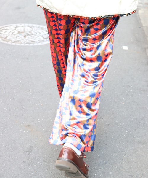 moyan ecri(モヤン エクリ)の「<moyan ecri>カットベロア総柄イージーパンツLink our Ties Easy pants(その他パンツ・レディース・ブルー系その他/オレンジ系その他・M/L)」の7枚目の写真