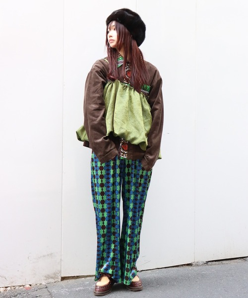 moyan ecri(モヤン エクリ)の「<moyan ecri>カットベロア総柄イージーパンツLink our Ties Easy pants(その他パンツ・レディース・ブルー系その他/オレンジ系その他・M/L)」の16枚目の写真