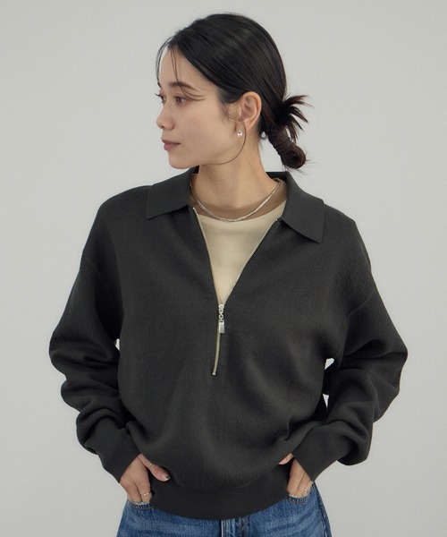 SALON adam et rope'(サロン アダム エ ロペ)の「クレープスウェットライクポロプルオーバー(スウェット・レディース・チャコールグレー/オフホワイト/グリーン系その他・FREE)」の2枚目の写真