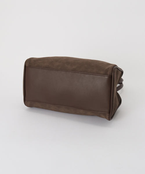 B.C STOCK（ベーセーストック）の「《追加》フェイクスウェードバッグ（ショルダーバッグ・レディース・キャメル/ブラウン・FREE）」の5枚目の写真