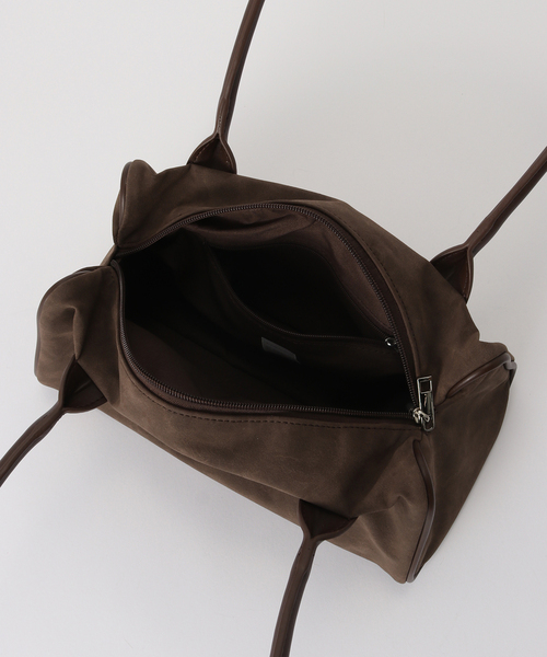 B.C STOCK（ベーセーストック）の「《追加》フェイクスウェードバッグ（ショルダーバッグ・レディース・キャメル/ブラウン・FREE）」の6枚目の写真