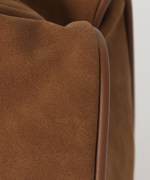 B.C STOCK（ベーセーストック）の「《追加》フェイクスウェードバッグ（ショルダーバッグ・レディース・キャメル/ブラウン・FREE）」の11枚目の写真