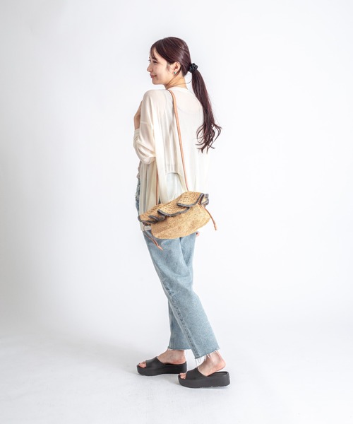 MADE IN MADA(メイドインマダ)の「【MADE IN MADA /メイドインマダ】かごバッグ ラフィア 巾着 ショルダーバッグ(かごバッグ・レディース・ナチュラル/ベージュ・FREE)」の9枚目の写真