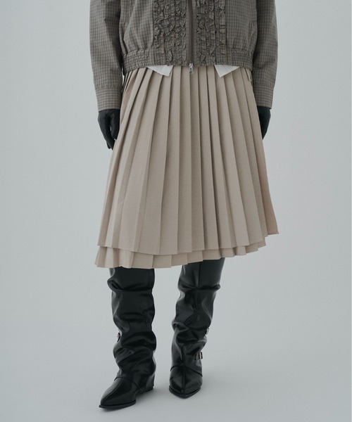 FEKETE(フェケテ)の「wrapping pleated skirt / ラッピングプリーツスカート(スカート・レディース・ベージュ/ライトブルー/ブラック・FREE)」の2枚目の写真