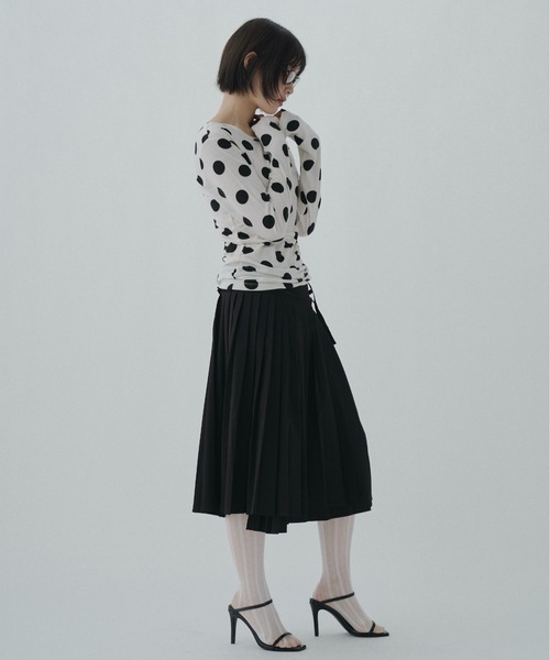 FEKETE(フェケテ)の「wrapping pleated skirt / ラッピングプリーツスカート(スカート・レディース・ベージュ/ライトブルー/ブラック・FREE)」の21枚目の写真