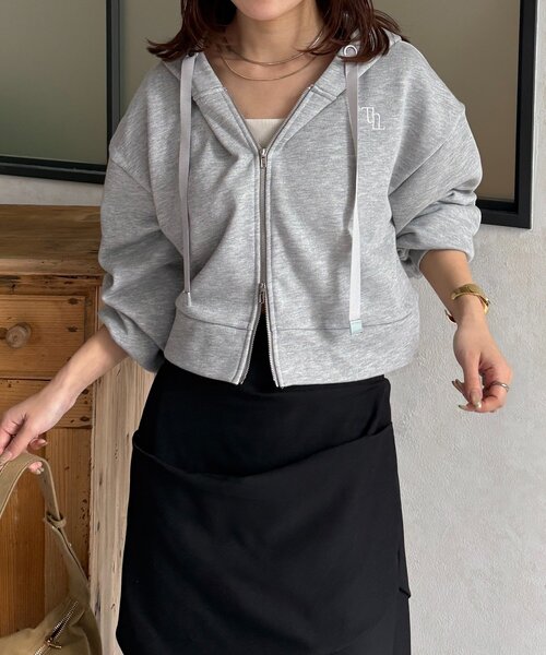 Thevon（ゼボン）の「ダブルジップ裏毛ショートパーカー（パーカー・レディース・ブラック/グレー/ライトグレー・FREE）」の16枚目の写真