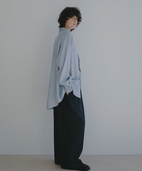 ETRE TOKYO（エトレトウキョウ）の「キュプラネクタイオーバーサイズシャツ（シャツ/ブラウス・レディース・ブラウン/ブルー/ライトベージュ・FREE）」の4枚目の写真